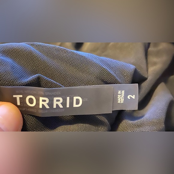 Torrid Athletic Shorts Running Jogging Shorts Nylon Spandex Shorts Size 2 - Picture 4 of 4